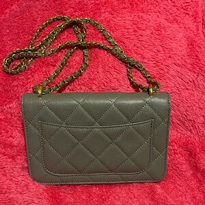 Elegant Quilted Gray Shoulder Bag